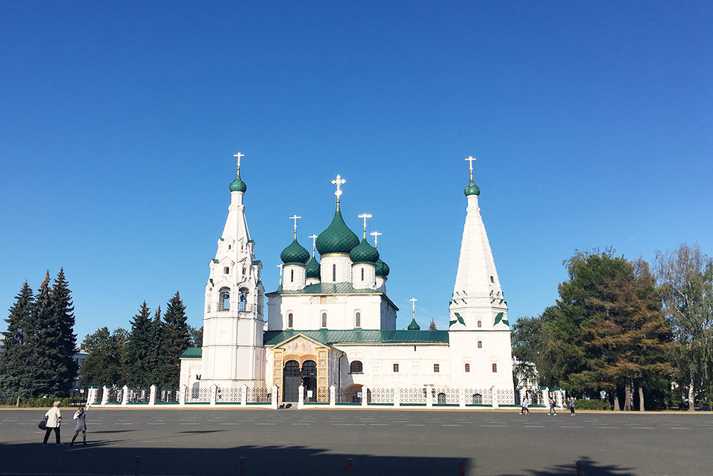 Ярославль площадь. Храм на Советской площади Ярославль. 23. Исторический центр Ярославля. Исторический центр Ярославля Знаменская. Ильи пророка в Ярославле Советская площадь.