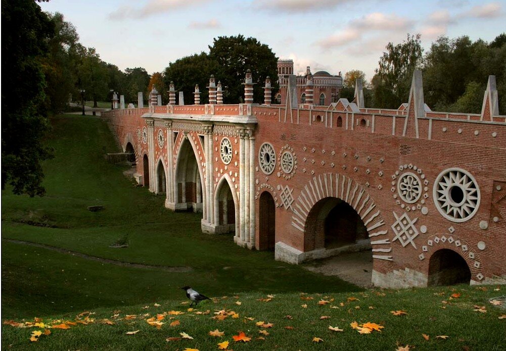 Царицыно выезд. Парк Царицыно. Дендра парк Царицыно. Русалкины ворота в Царицыно. Царицыно Казань.