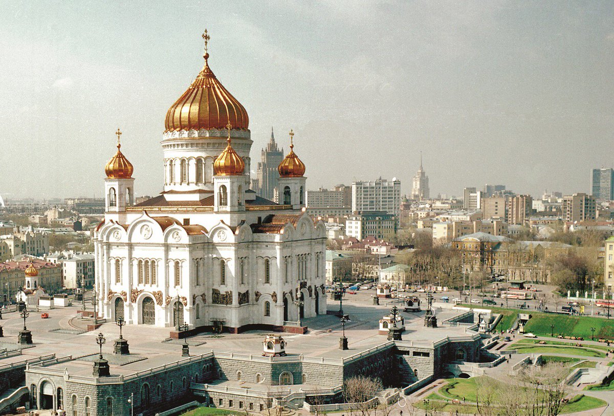 Служители храма христа спасителя в москве