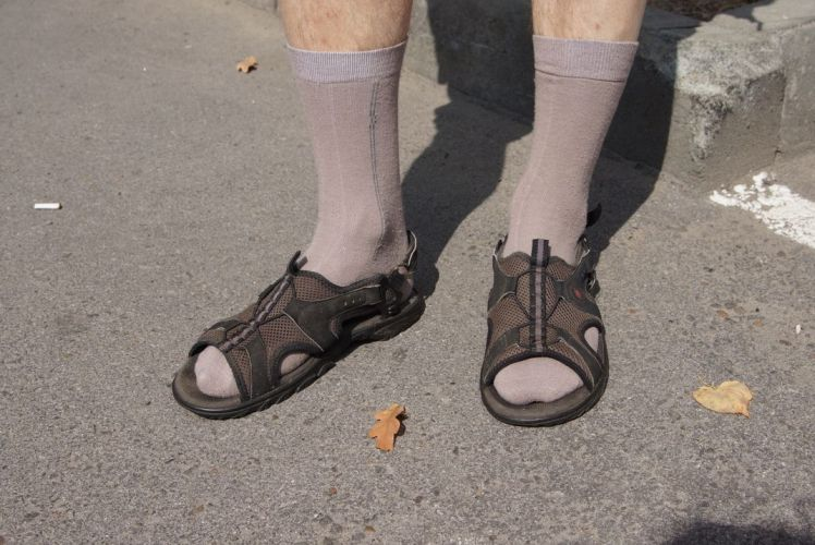 Носки с сандалями