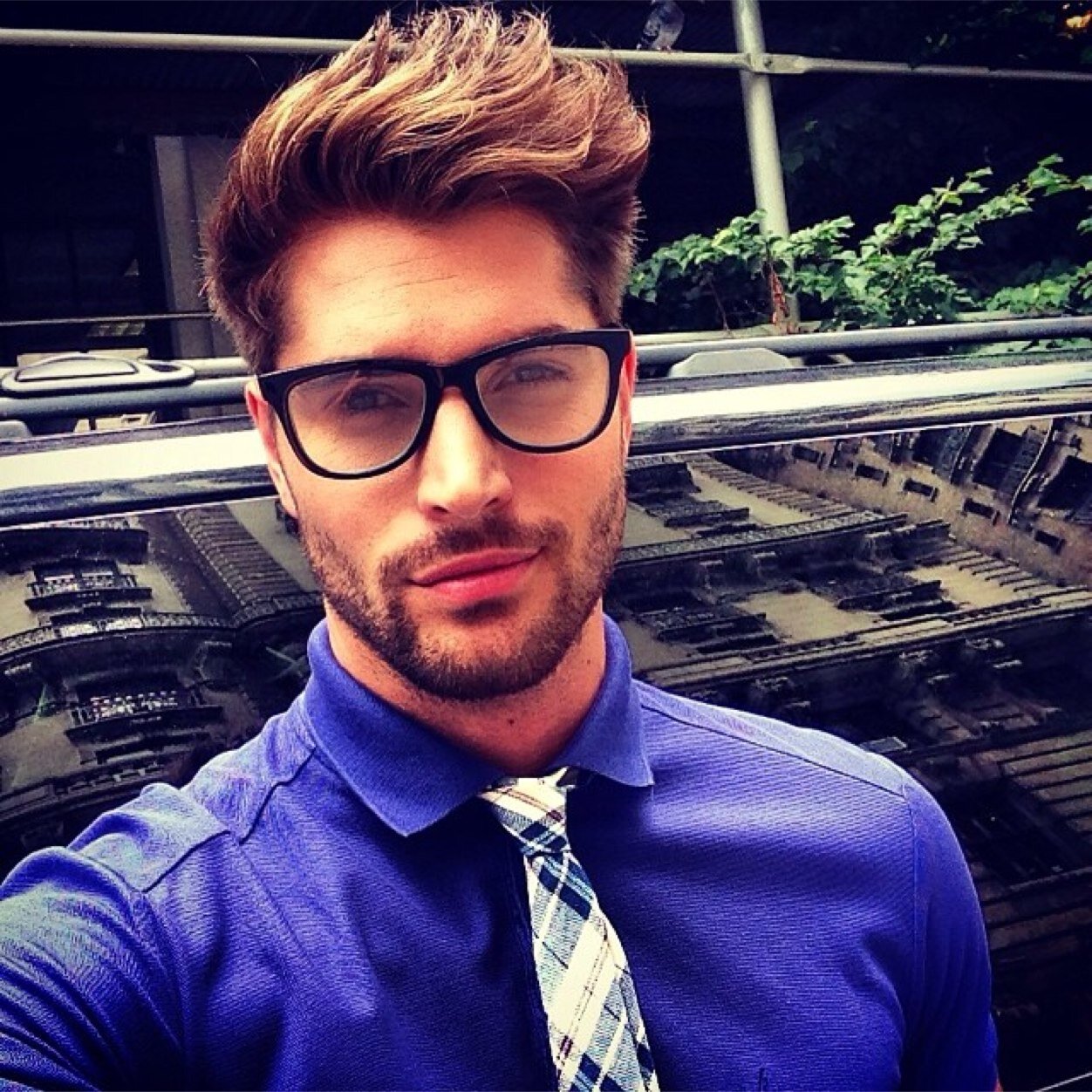 He nick. Ник Бейтман прическа. Nick Bateman в очках. Ник Бейтман в очках. Nick Bateman selfie.