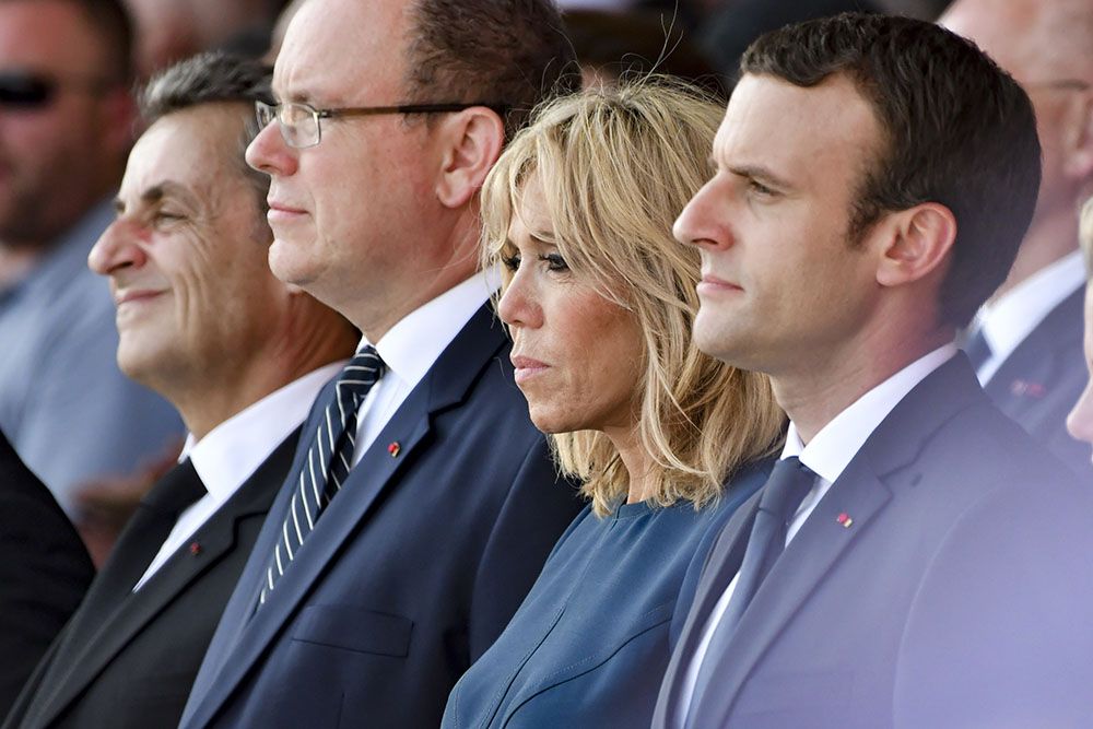 Жена президента франции в молодости. Жена президента Франции Брижит Макрон. Макрон с женой 2022. Свадьба президента Франции Макрона.