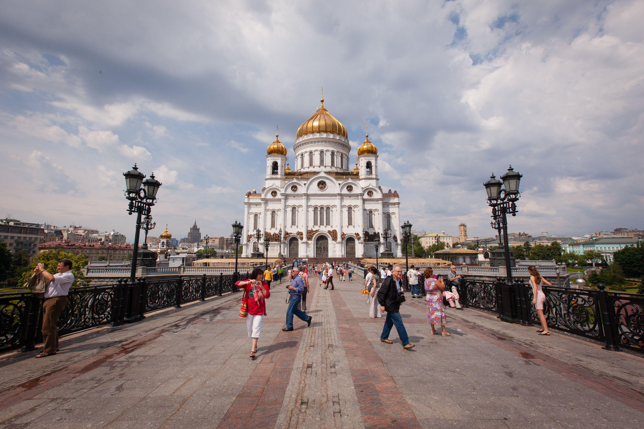 храм христа метро спасителя москва