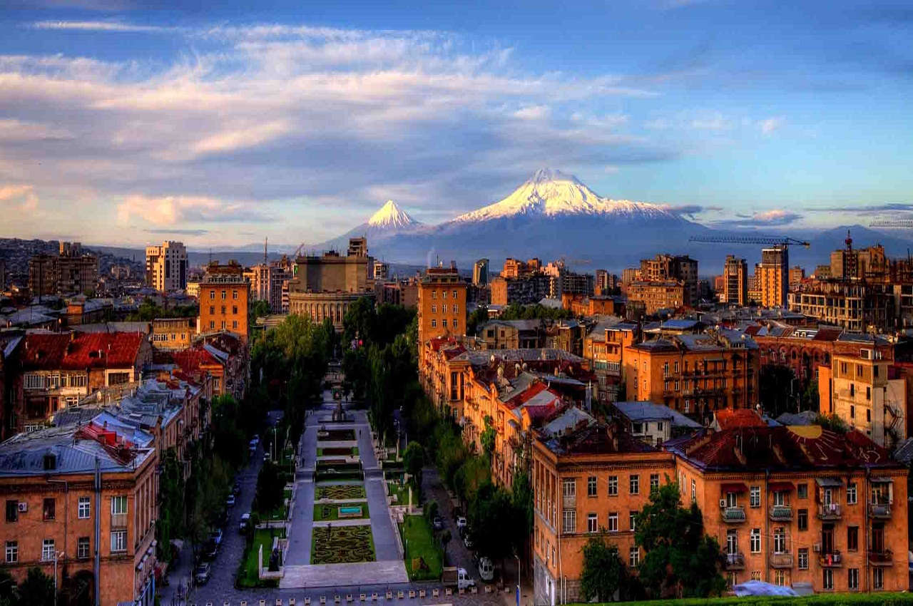 Как назывался ереван. Ереванский Каскад Армения. Каскад Ереван Арарат. Еревани столица Армения. Ереван столица Армении достопримечательности.