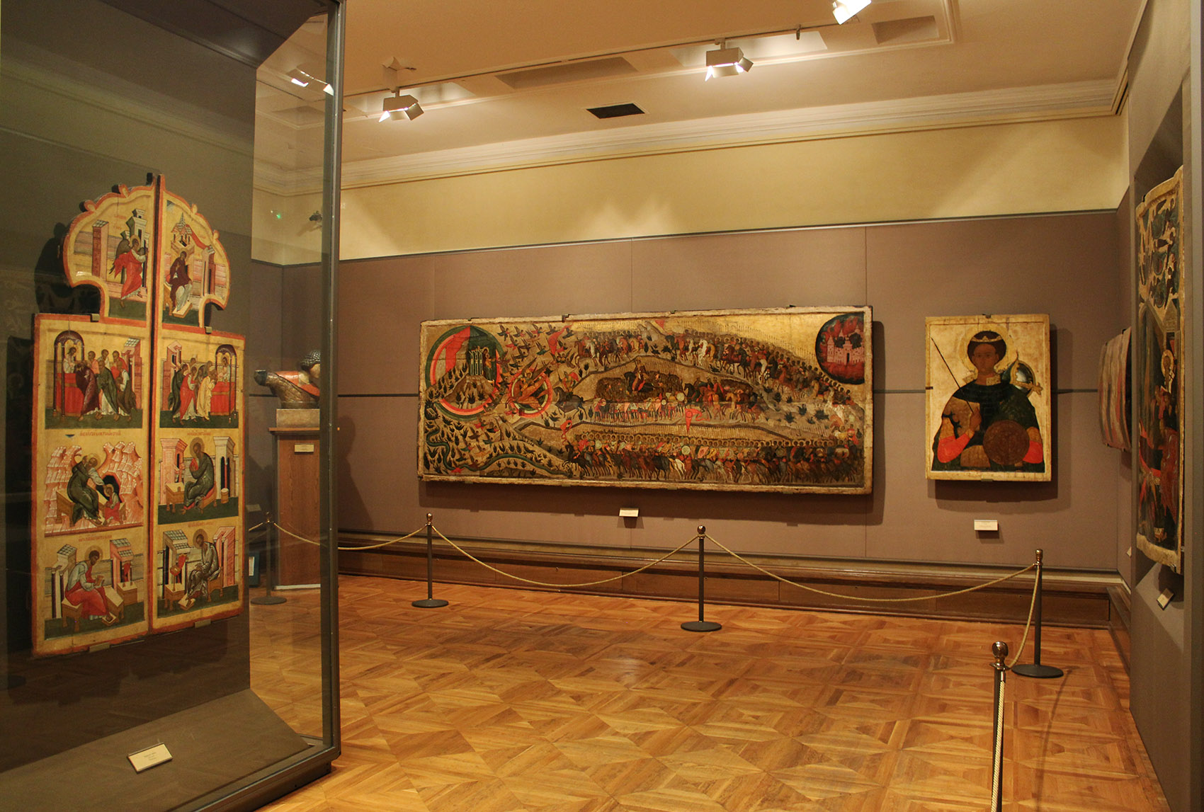 Третьяковская галерея зал древнерусского искусства Рублев