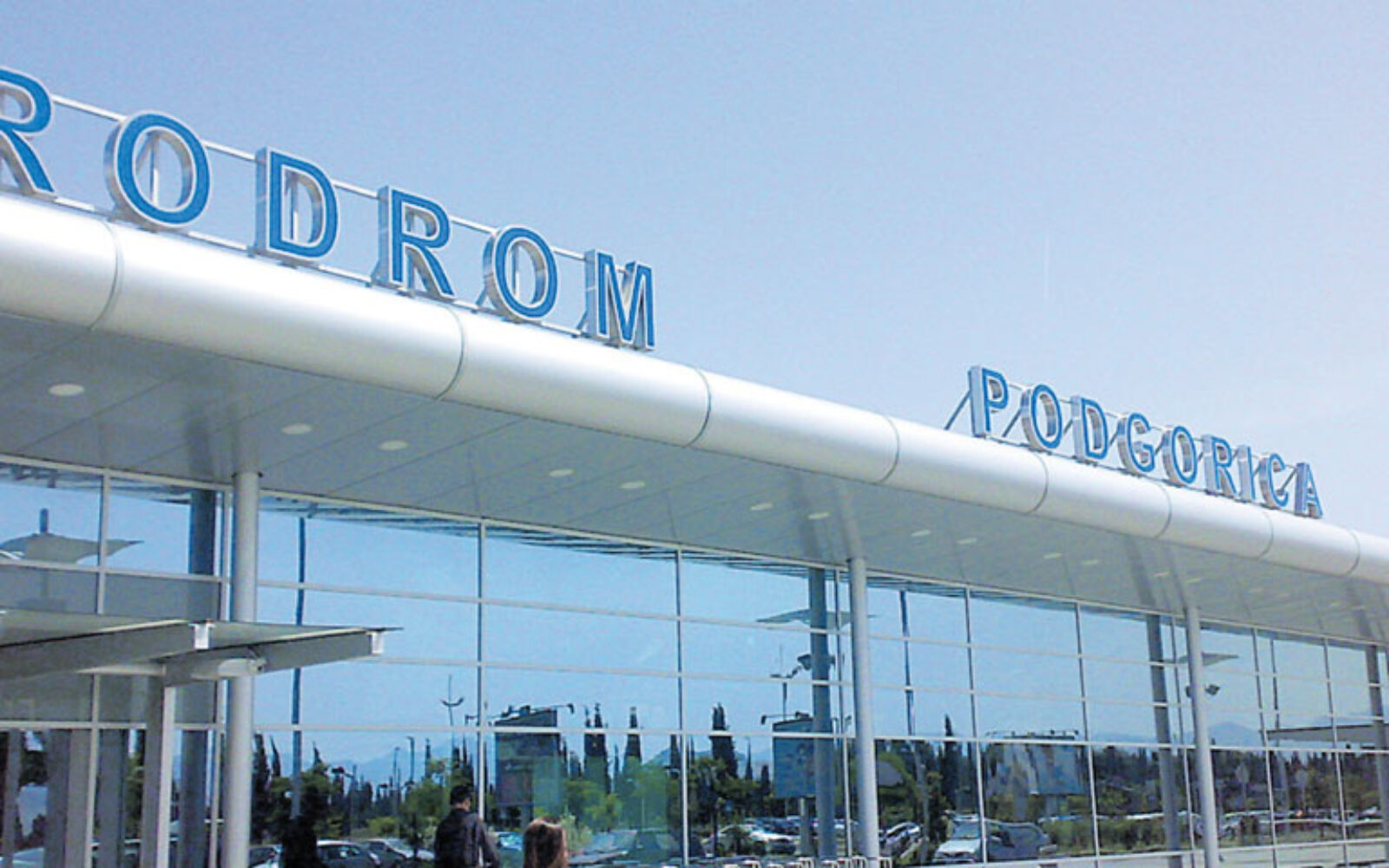 Новый день аэропорт. Аэропорт в Подгорице. Черногория аэропорт. Аэропорт Балканский. Балканы аэропорт.
