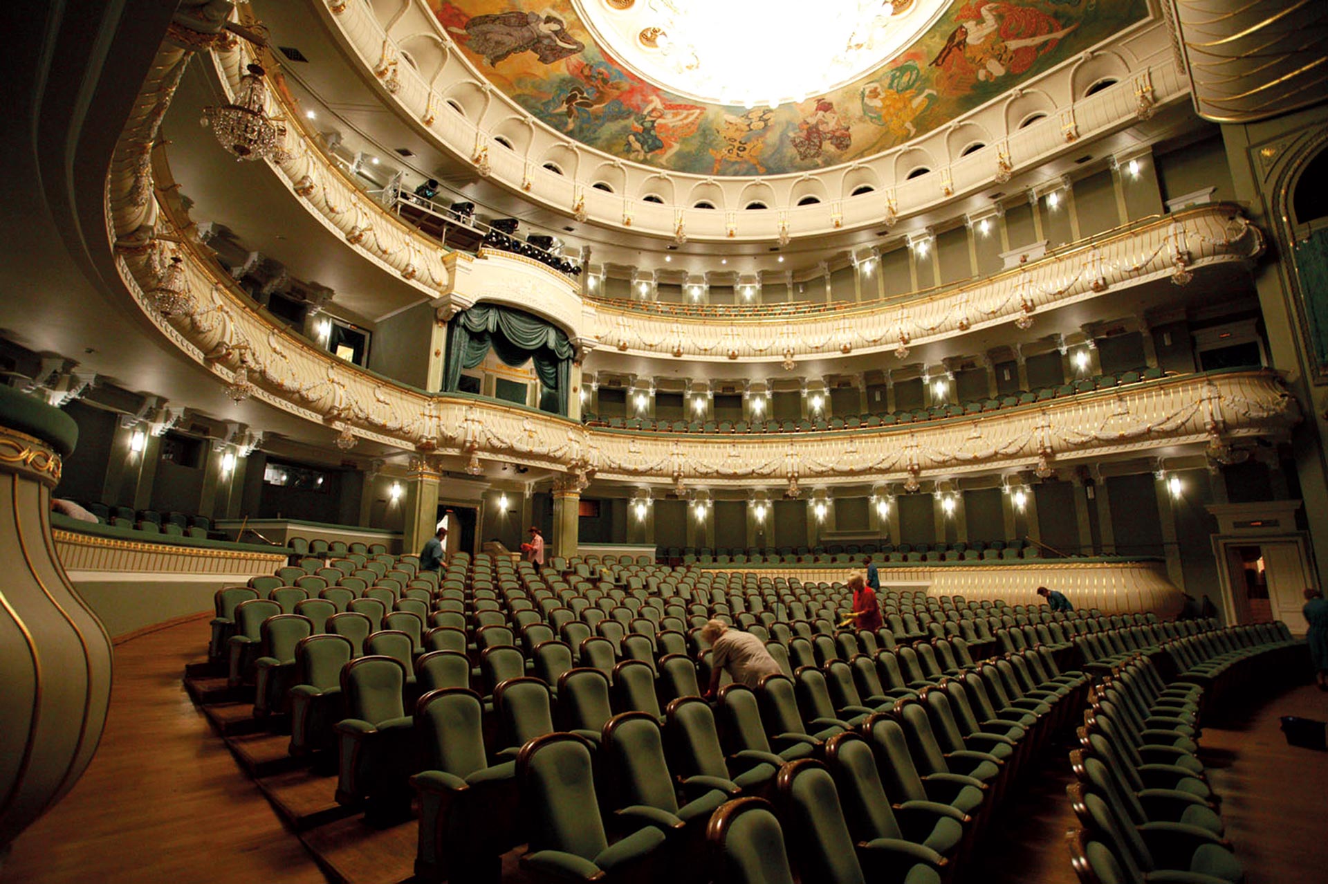 Большой театр москва залы